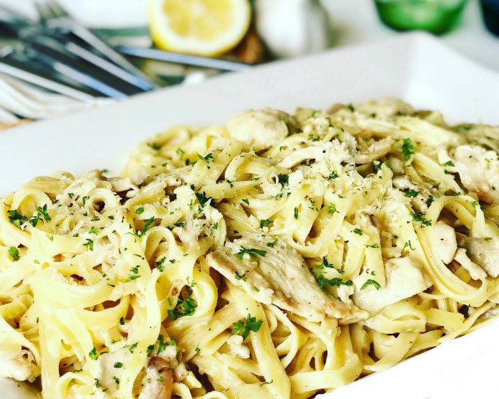 Tavuklu Mantarlı Fettuccine Alfredo